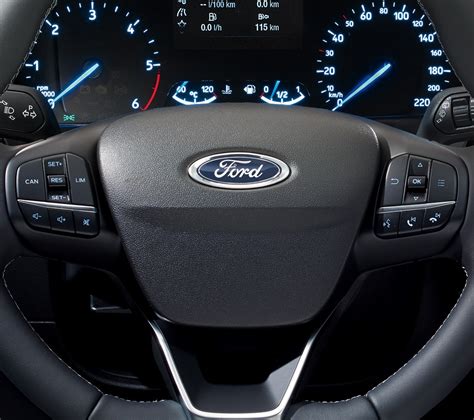 Volante Ford Fiesta con comandi