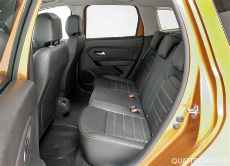 Interni spaziosi della Dacia Duster