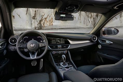 Interni Alfa Romeo Giulia Carabinieri