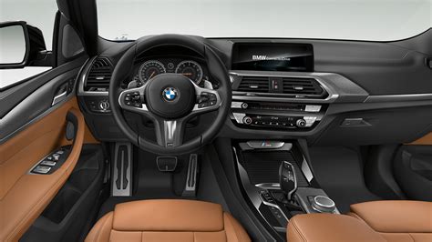 Interni BMW X3 M Sport con infotainment