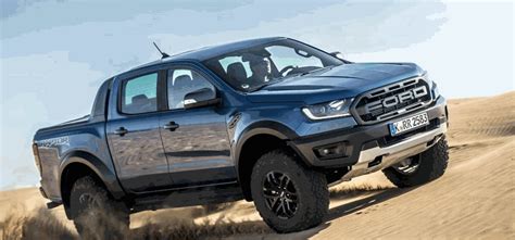 Ford Ranger in un paesaggio fuoristrada