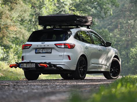Ford Kuga con box tetto installato