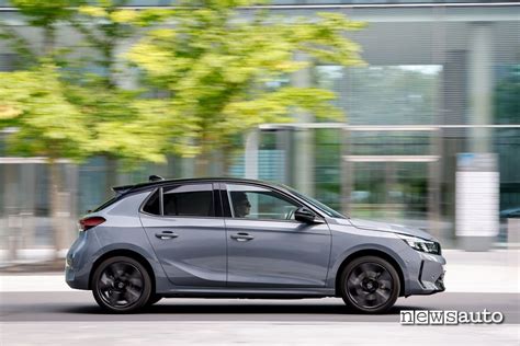 Opel Corsa, vista laterale