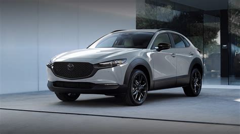 Mazda CX-30 vista frontale