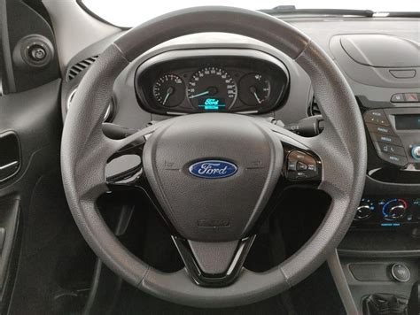 Interni Ford Ka+ con infotainment