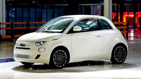 Fiat Nuova 500 Sport con livrea bicolore