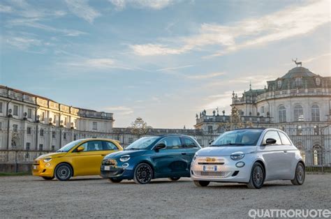 Un collage delle diverse versioni della Fiat 500
