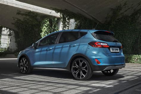 Ford Fiesta Active in ambiente urbano e fuoristrada leggero