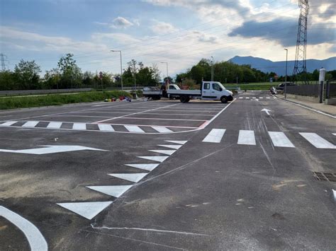Segnaletica orizzontale per il sorpasso