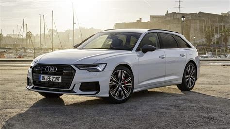 Audi A6 Avant 55 TFSIe quattro Competition on road
