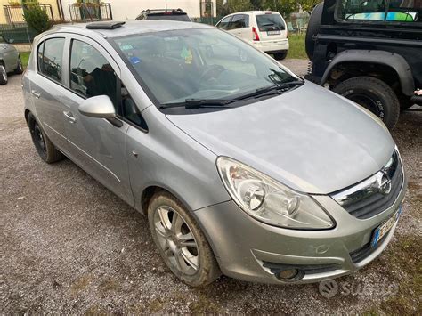 Infografica: Distribuzione dei chilometri delle Opel Corsa usate
