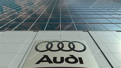 Edificio moderno con logo Audi in evidenza