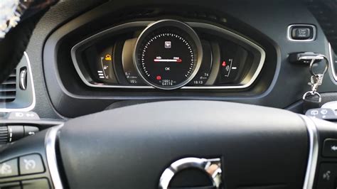 Motore Volvo V40 con punti di controllo evidenziati