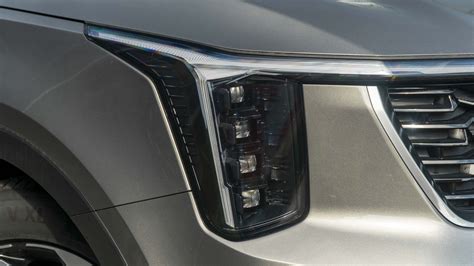 Dettaglio dei fari anteriori della Kia Niro