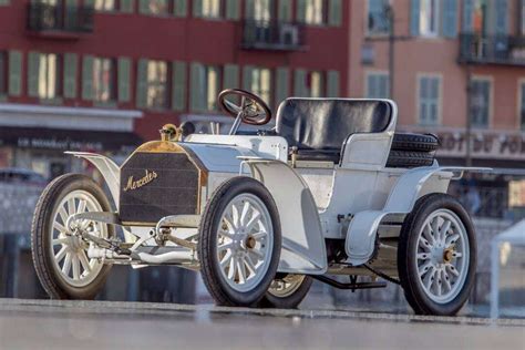 La Mercedes 35 PS, considerata la prima automobile moderna