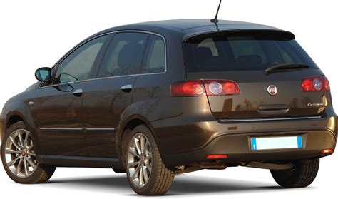 Fiat Croma seconda generazione in configurazione crossover-wagon