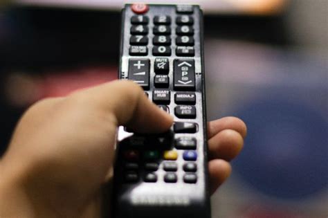 Attrezzi necessari per aprire il telecomando