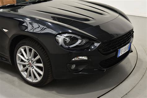 Dettaglio fari LED Fiat 124 Spider