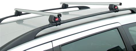 Barre portatutto montate su un'auto