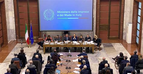 Tavolo di discussione al Ministero delle Imprese e del Made in Italy