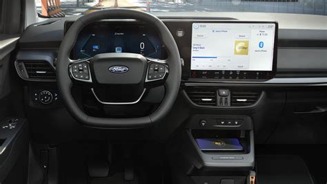 Interni Ford B-Max con plancia e sistema SYNC