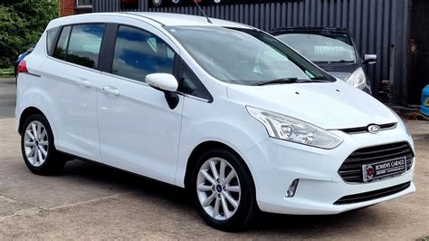 Ford B-Max frontale in allestimento Titanium
