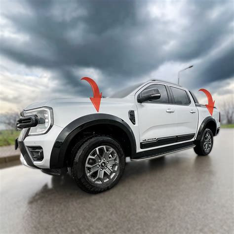 Ford Ranger con parafanghi installati