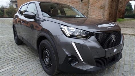Peugeot 2008 su strada