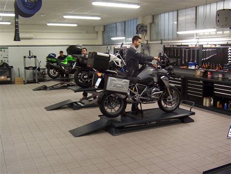 Rappresentazione della nuova struttura Fraccaro Moto con esposizione e officina
