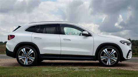 Design frontale Mercedes GLA prima generazione