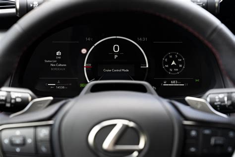 Cruscotto digitale Lexus UX 300h