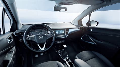 Opel Crossland infotainment system dashboard