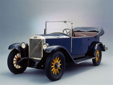 Le prime auto Volvo: la ÖV4