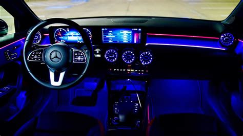 Interni Mercedes-Benz GLA con ambient light