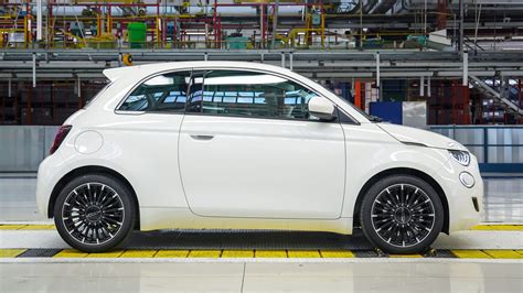 Fiat 500 Hybrid vista laterale