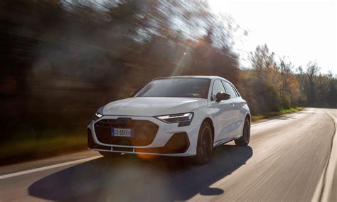 Audi A3 Allstreet su strada sterrata