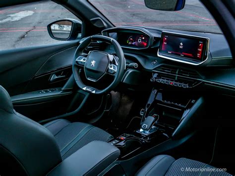 Interni Peugeot 208 Allestimento Allure con quadro strumenti digitale