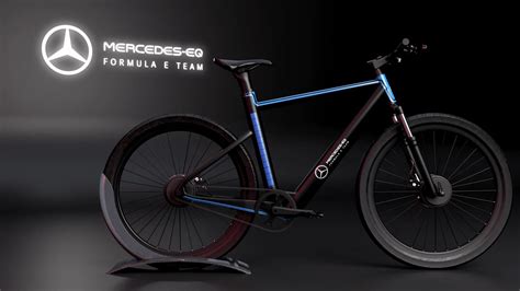 Logo Mercedes-Benz EQ su una bicicletta elettrica