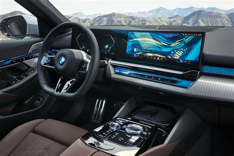 BMW G30 design esterno e interni in primo piano