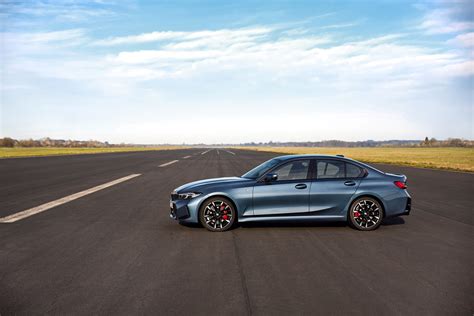 BMW Serie 3 vista laterale profilo dinamico