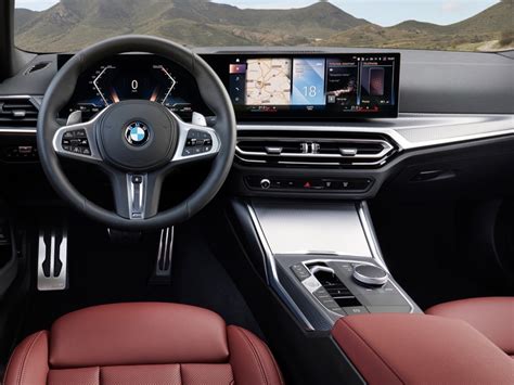 Display curvo BMW Serie 3 plancia interna
