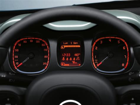 Pannello di controllo della Fiat Tipo con indicazione dell'airbag