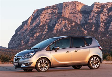 Interni di una monovolume Opel Meriva