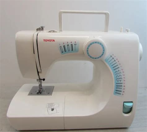 Macchina da cucire Toyota RS 2000 SD con pedaliera