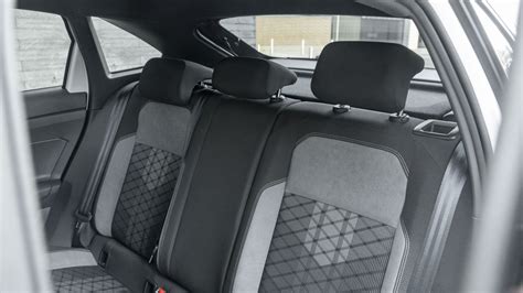 Dettaglio del divanetto posteriore scorrevole della Volkswagen T-Cross