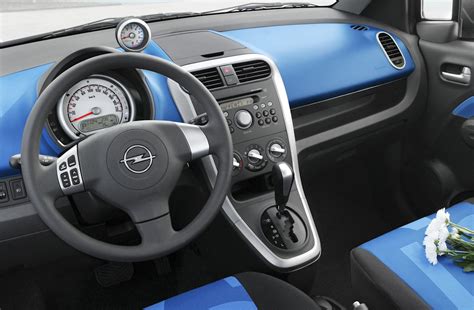 Interni Opel Agila seconda generazione