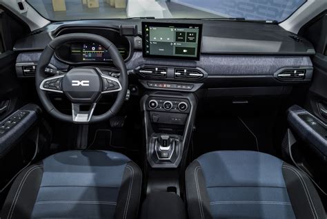 Interni Dacia Sandero Streetway con schermo centrale da 10 pollici