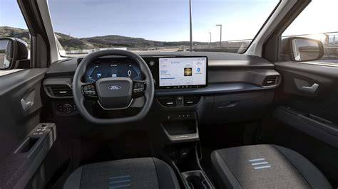 Ford Tourneo Courier display digitale con menu