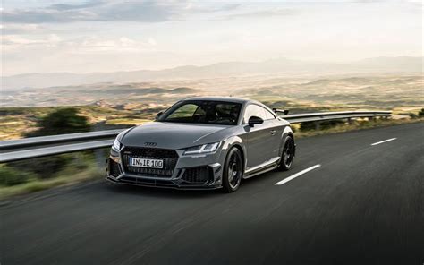 Audi TT vista frontale