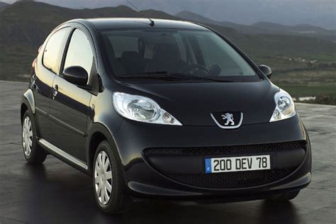 Peugeot 107 in un contesto urbano